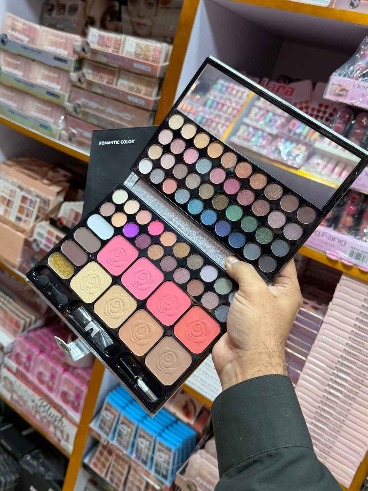 Romantic color Makeup Palette