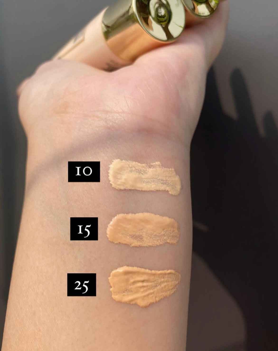 Age Perfect Radiant Serum Foundation SPF 50 – Cream Beige 25